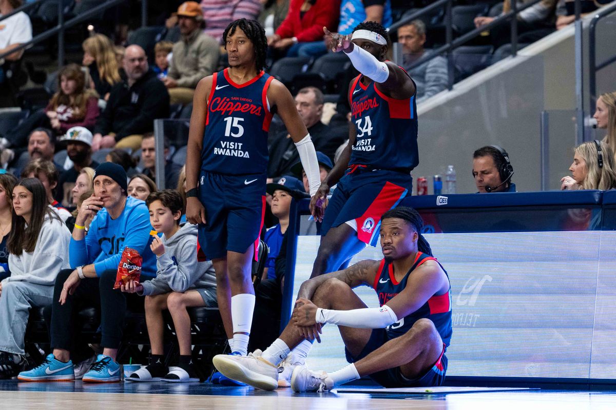 San Diego Clippers guard TyTy Washington (15), guard Jahmyl Telfort (19), and center Derek Ogbeide (34) wait to enter a G League Basketball game between Sioux Falls and San Diego, Saturday December 27, 2025 at Frontwave Arena in Oceanside, Calif. San Diego Clippers guard TyTy Washington (15), guard Jahmyl Telfort (19), and center Derek Ogbeide (34) wait to enter a G League Basketball game between Sioux Falls and San Diego, Saturday December 27, 2025 at Frontwave Arena in Oceanside, Calif.