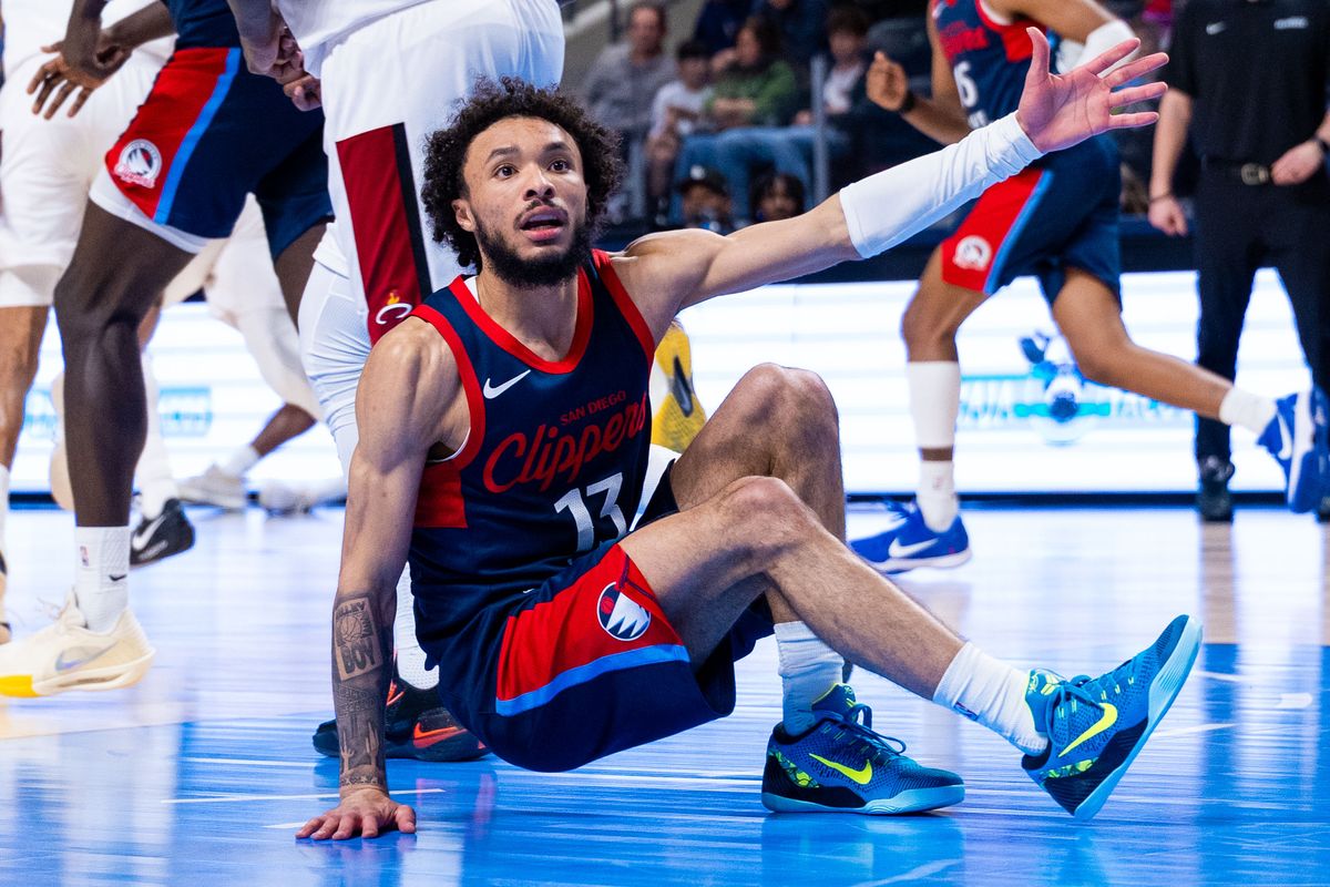 San Diego Clippers Jaelen House (13) looks for a foul call during a G League Basketball game between Sioux Falls and San Diego, Saturday December 27, 2025 at Frontwave Arena in Oceanside, Calif. San Diego Clippers Jaelen House (13) looks for a foul call during a G League Basketball game between Sioux Falls and San Diego, Saturday December 27, 2025 at Frontwave Arena in Oceanside, Calif.