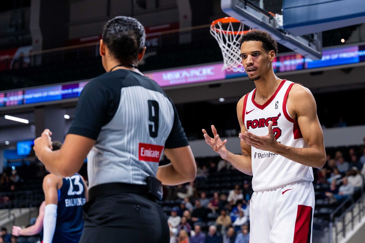 Sioux Falls forward Steve Settle (2) reacts to being called for a foul during a G League Basketball game between Sioux Falls and San Diego, Saturday December 27, 2025 at Frontwave Arena in Oceanside, Calif. Sioux Falls forward Steve Settle (2) reacts to being called for a foul during a G League Basketball game between Sioux Falls and San Diego, Saturday December 27, 2025 at Frontwave Arena in Oceanside, Calif.