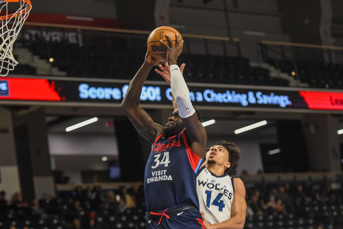 San Diego Clippers Derek Ogbeide (34) dunking during an G-League basketball game against Iowa Wolves Friday January 9, 2026 in Oceanside, California. San Diego Clippers Derek Ogbeide (34) dunking during an G-League basketball game against Iowa Wolves Friday January 9, 2026 in Oceanside, California.
