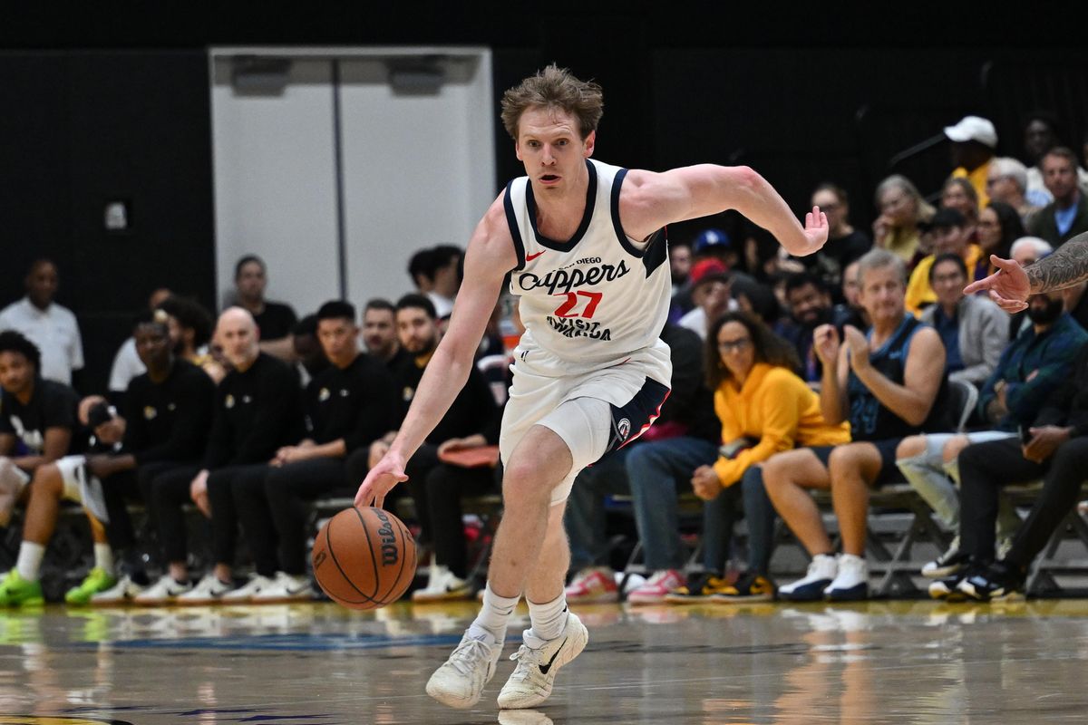 San Diego Clippers Guard Matt Allocco (27) drives to the basket during a G-League basketball game between the South Bay Lakers and San Diego Clippers Wednesday, January 14, 2026 at UCLA Health Training Center in El Segundo, Calif. San Diego Clippers Guard Matt Allocco (27) drives to the basket during a G-League basketball game between the South Bay Lakers and San Diego Clippers Wednesday, January 14, 2026 at UCLA Health Training Center in El Segundo, Calif.