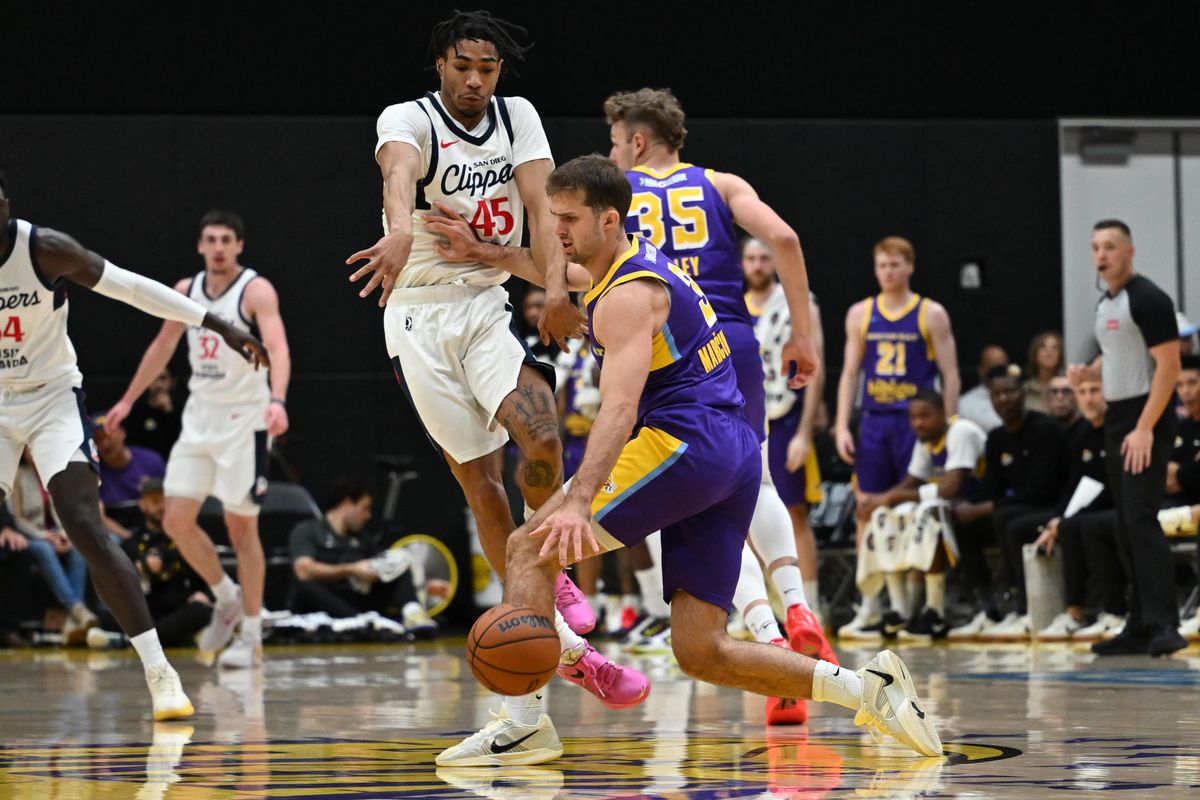 San Diego Clippers Guard Hunter Sallis (45) commits a blocking foul during a G-League basketball game between the South Bay Lakers and San Diego Clippers Wednesday, January 14, 2026 at UCLA Health Training Center in El Segundo, Calif. San Diego Clippers Guard Hunter Sallis (45) commits a blocking foul during a G-League basketball game between the South Bay Lakers and San Diego Clippers Wednesday, January 14, 2026 at UCLA Health Training Center in El Segundo, Calif.