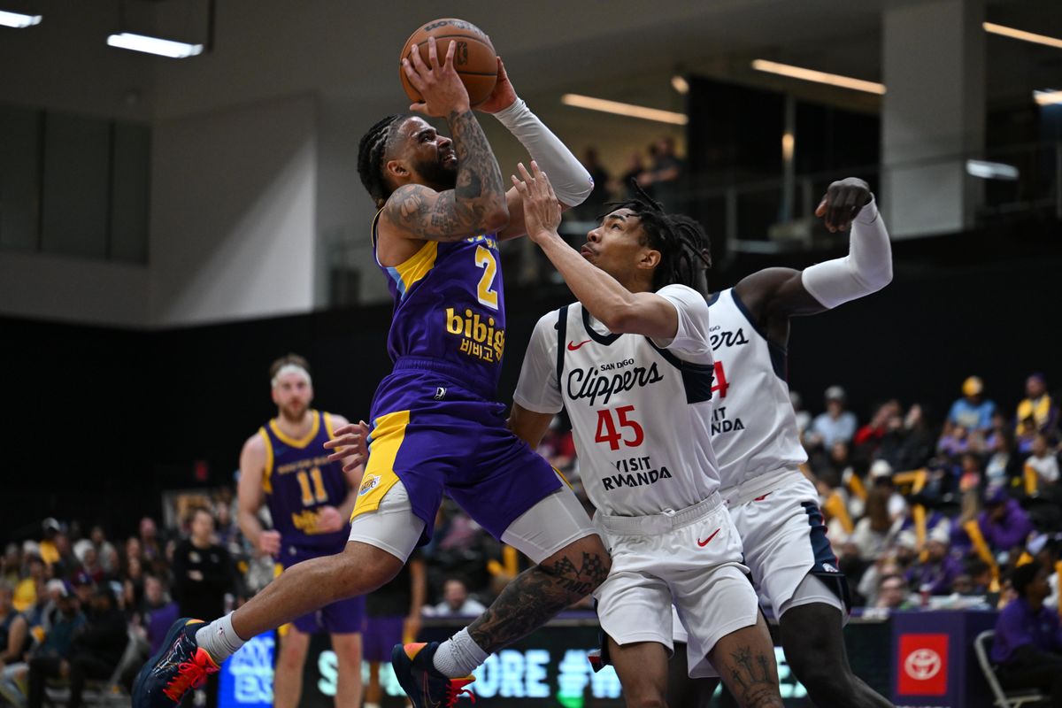 South Bay Lakers Guard RJ Davis (2) drives hard to the basket during a G-League basketball game between the South Bay Lakers and San Diego Clippers Wednesday, January 14, 2026 at UCLA Health Training Center in El Segundo, Calif. South Bay Lakers Guard RJ Davis (2) drives hard to the basket during a G-League basketball game between the South Bay Lakers and San Diego Clippers Wednesday, January 14, 2026 at UCLA Health Training Center in El Segundo, Calif.