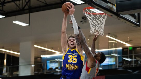 TST Images: South Bay Lakers beat College Park Skyhawks, 121-107, in El Segundo taken at UCLA Health Training Center (South Bay Lakers)