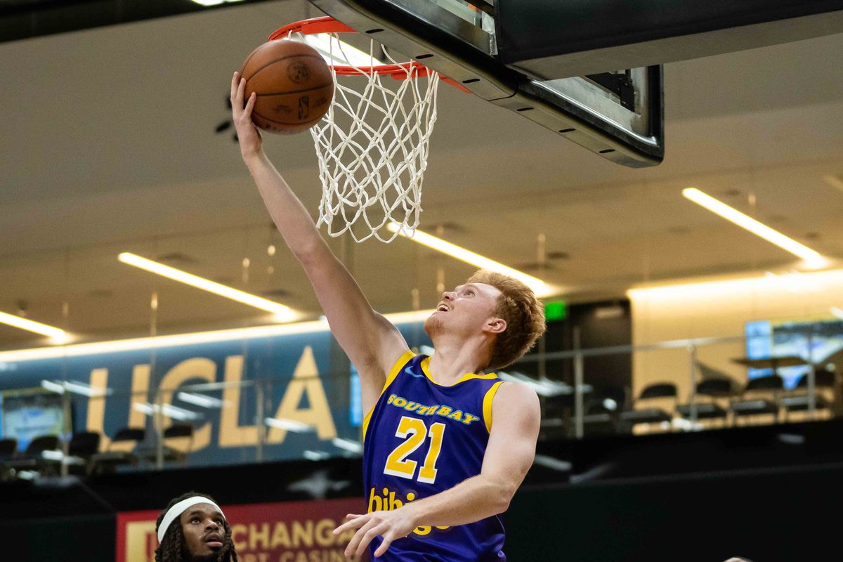 South Bay Lakers forward Luke Goode (21), attacks the basket during an NBA G-League basketball game against the Grand Rapids Gold, Friday March 20th, 2026 in El Segundo California South Bay Lakers forward Luke Goode (21), attacks the basket during an NBA G-League basketball game against the Grand Rapids Gold, Friday March 20th, 2026 in El Segundo California