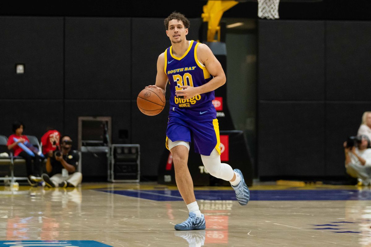 South Bay Lakers guard Chris Manon (30), brings the ball up the court during an NBA G-League basketball game against the Grand Rapids Gold, Friday March 20th, 2026 in El Segundo California South Bay Lakers guard Chris Manon (30), brings the ball up the court during an NBA G-League basketball game against the Grand Rapids Gold, Friday March 20th, 2026 in El Segundo California