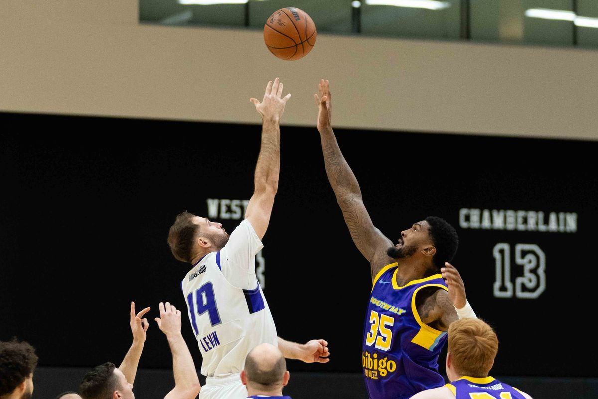 South Bay Lakers center Malik Williams (35), jumps for tip-off during an NBA G-League basketball game against the Stockton Kings, Tuesday March 24th, 2026 in El Segundo California South Bay Lakers center Malik Williams (35), jumps for tip-off during an NBA G-League basketball game against the Stockton Kings, Tuesday March 24th, 2026 in El Segundo California