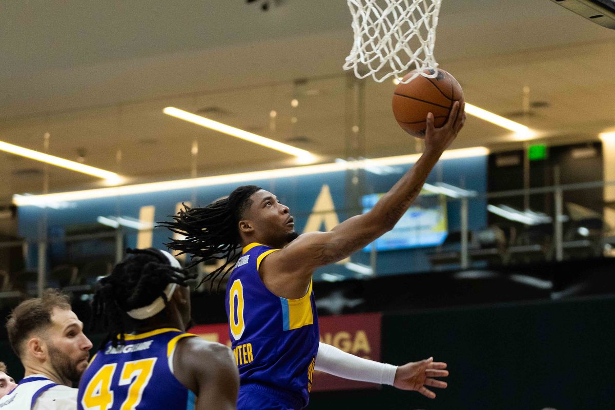 South Bay Lakers guard Tyrese Hunter (0), drives to the basket during an NBA G-League basketball game against the Stockton Kings, Tuesday March 24th, 2026 in El Segundo California South Bay Lakers guard Tyrese Hunter (0), drives to the basket during an NBA G-League basketball game against the Stockton Kings, Tuesday March 24th, 2026 in El Segundo California