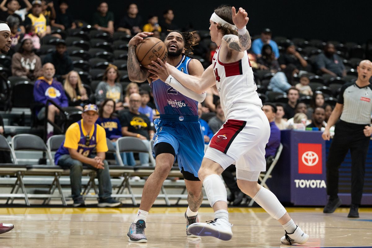 South Bay Lakers guard RJ Davis (2) attacks the rim on his defender during G League game against the Sioux Falls Skyforce on March 28, 2026 in El Segundo, CA. South Bay Lakers guard RJ Davis (2) attacks the rim on his defender during G League game against the Sioux Falls Skyforce on March 28, 2026 in El Segundo, CA.