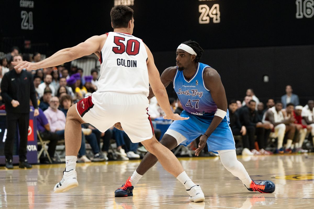 South Bay Lakers forward Arthur Kaluma (47) gets the ig switched on him and takes advantage of it during G League game against the Sioux Falls Skyforce on March 28, 2026 in El Segundo, CA. South Bay Lakers forward Arthur Kaluma (47) gets the ig switched on him and takes advantage of it during G League game against the Sioux Falls Skyforce on March 28, 2026 in El Segundo, CA.