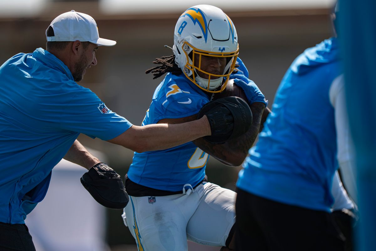 Los Angeles Chargers running back Omarion Hampton (8) during Chargers training camp at the Bolt on Wednesday, July 29th in El Segundo, CA. Los Angeles Chargers running back Omarion Hampton (8) during Chargers training camp at the Bolt on Wednesday, July 29th in El Segundo, CA.