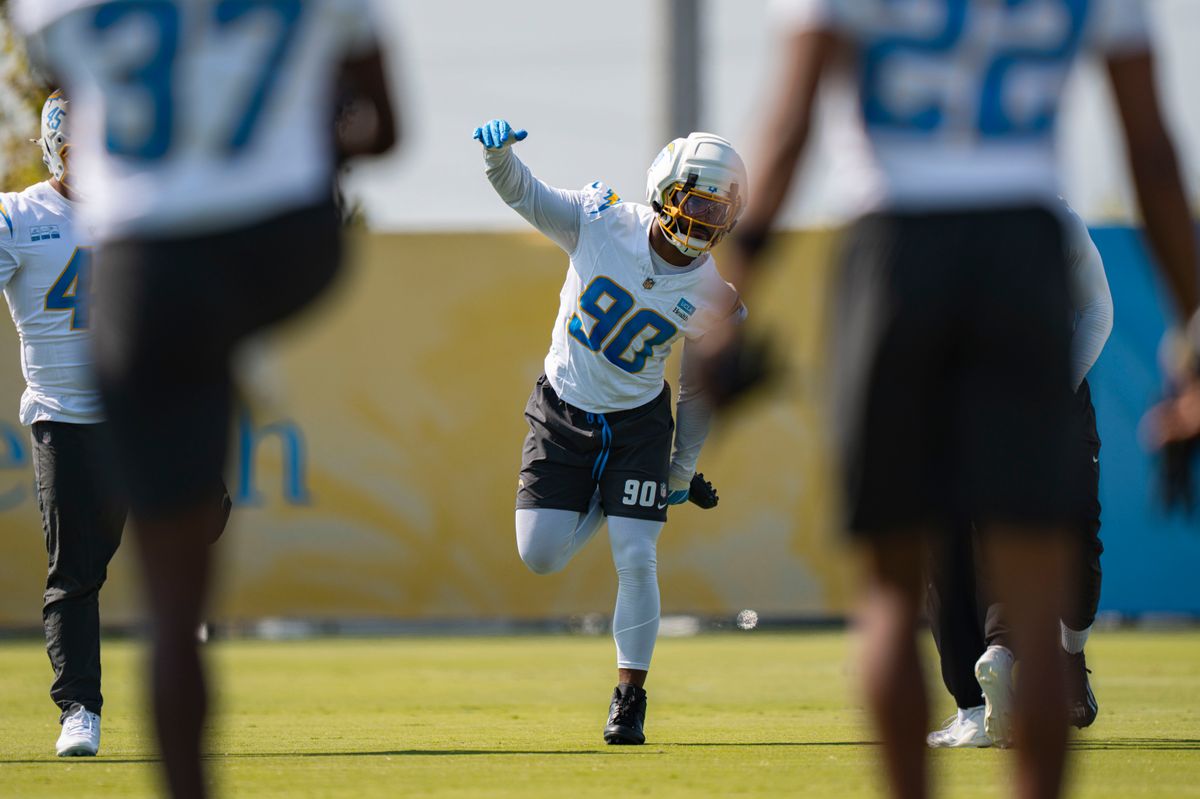 Los Angeles Chargers defensive lineman Akheem Mesidor (90) during Chargers training camp at The Bolt on Monday, July 30th in El Segundo, CA. Los Angeles Chargers defensive lineman Akheem Mesidor (90) during Chargers training camp at The Bolt on Monday, July 30th in El Segundo, CA.