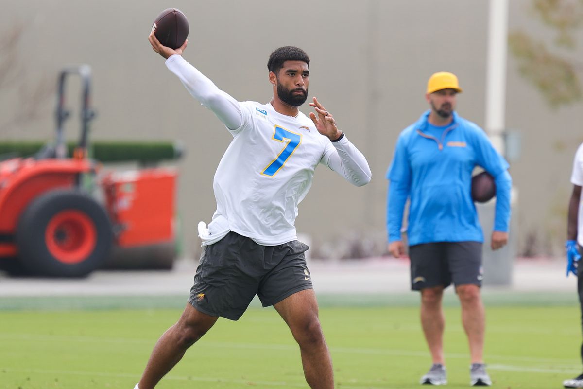 Los Angeles Chargers quarterback DJ Uiagalelei (7) participates in drills during Chargers organized team activities on May 11th, 2026 in El Segundo, CA. Los Angeles Chargers quarterback DJ Uiagalelei (7) participates in drills during Chargers organized team activities on May 11th, 2026 in El Segundo, CA.
