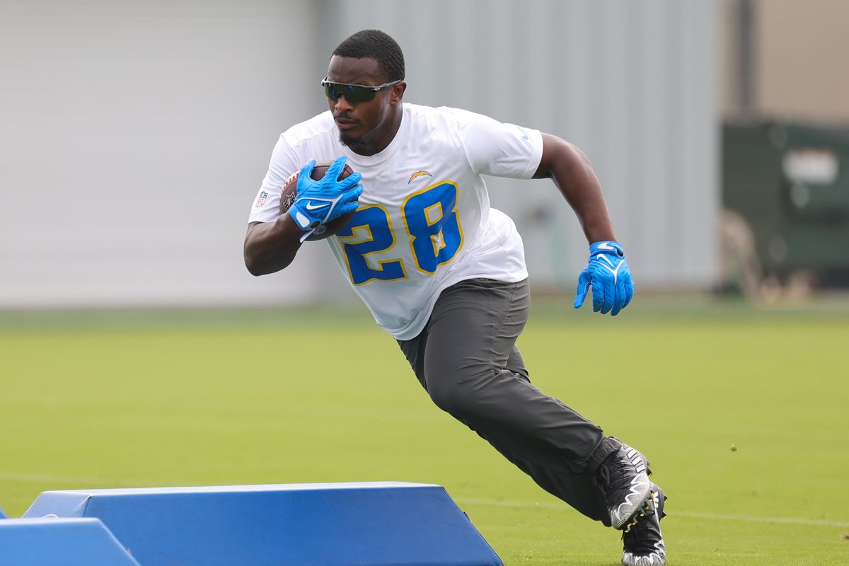 Los Angeles Chargers running back Kimani Vidal (28) participating in drills during Chargers organized team activities on May 8th, 2026 in El Segundo, CA. Los Angeles Chargers running back Kimani Vidal (28) participating in drills during Chargers organized team activities on May 8th, 2026 in El Segundo, CA.