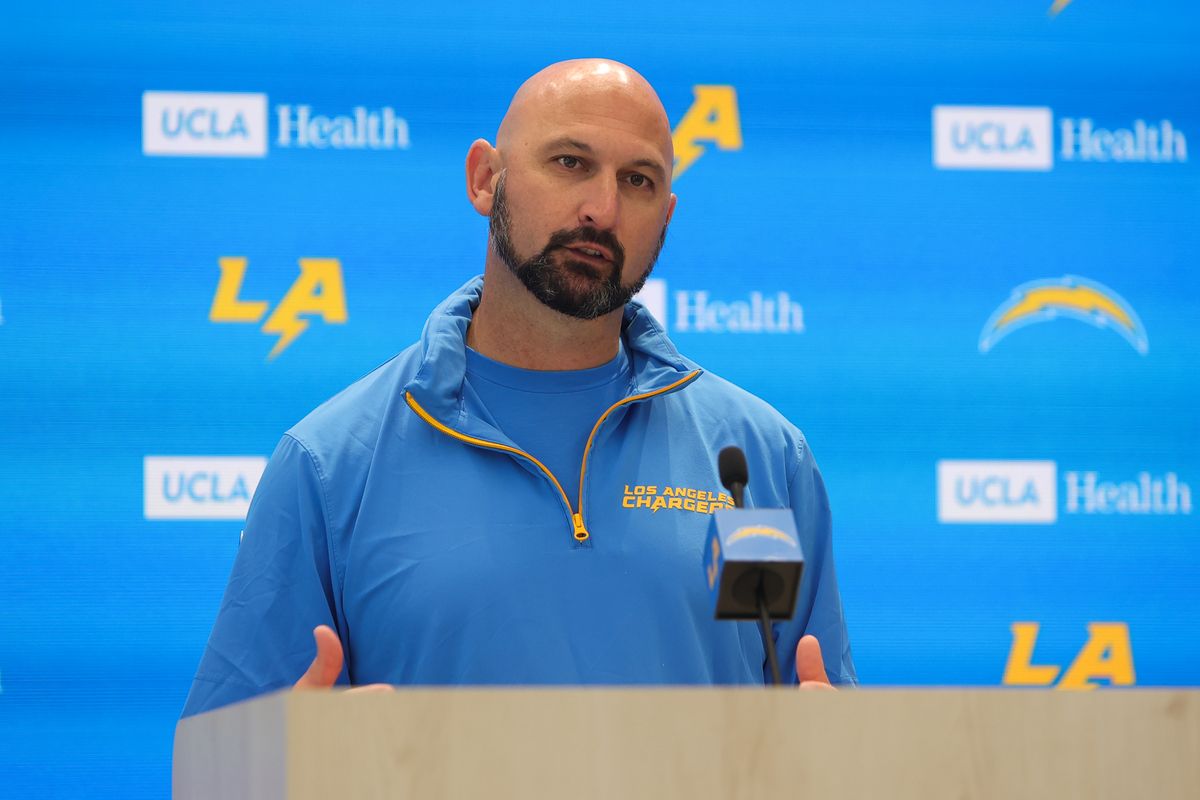Los Angeles Chargers tight ends coach Chandler Henley addressing the press during Chargers organized team activities on May 11th, 2026 in El Segundo, CA. Los Angeles Chargers tight ends coach Chandler Henley addressing the press during Chargers organized team activities on May 11th, 2026 in El Segundo, CA.