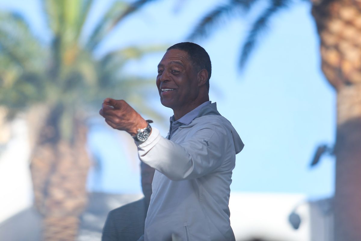 Former Oakland Raiders running back Marcus Allen points and smiles at a fan while on stage during the Raiders 2026 Draft Party, Thursday April 23, 2026 in Las Vegas, Nev. Former Oakland Raiders running back Marcus Allen points and smiles at a fan while on stage during the Raiders 2026 Draft Party, Thursday April 23, 2026 in Las Vegas, Nev.
