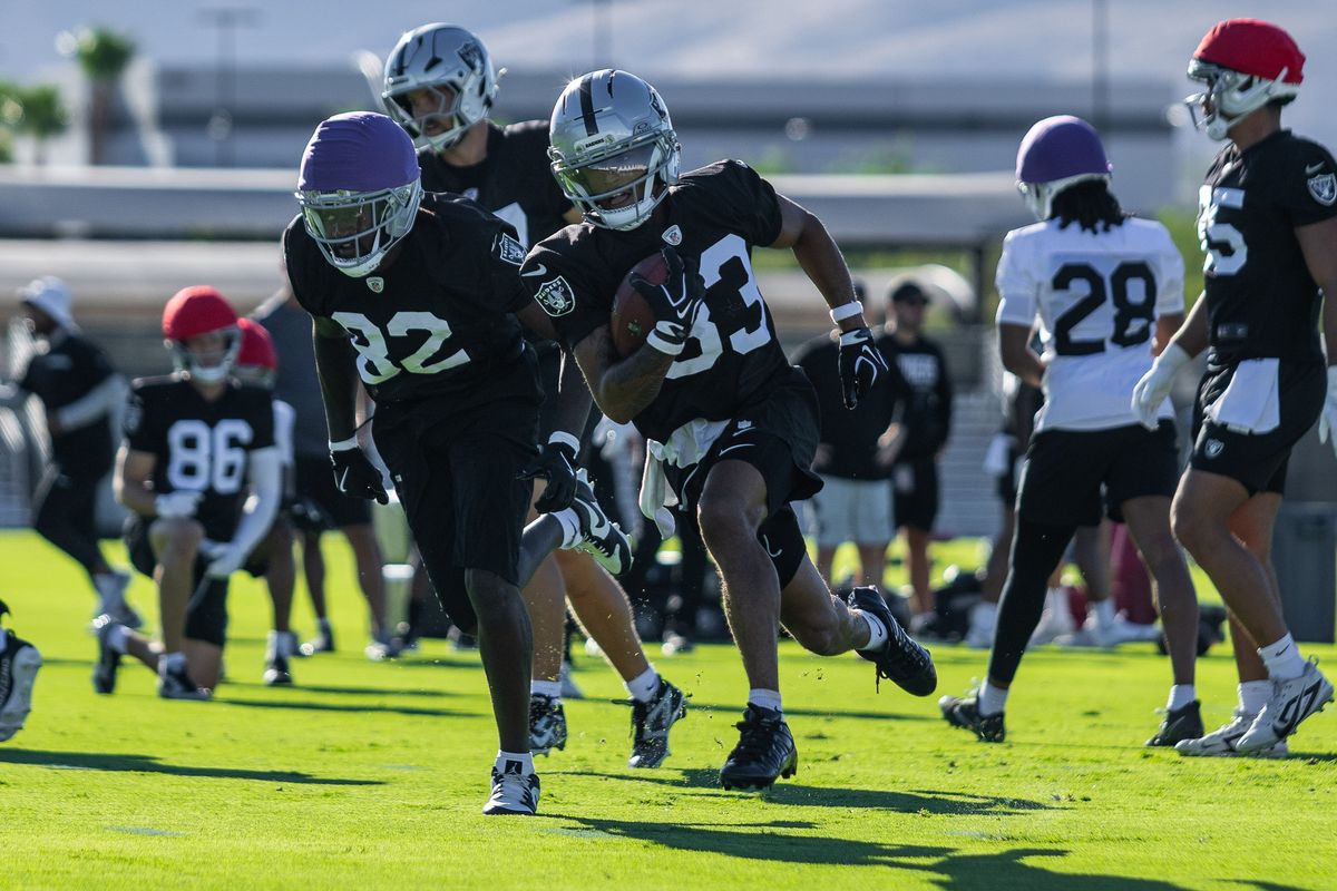 Las Vegas Raiders running back Chris Collier (33) runs with the ball during Raiders Training Camp at Intermountain Health Performance Center, Friday July 31, 2026 in Henderson, Nev. Las Vegas Raiders running back Chris Collier (33) runs with the ball during Raiders Training Camp at Intermountain Health Performance Center, Friday July 31, 2026 in Henderson, Nev.