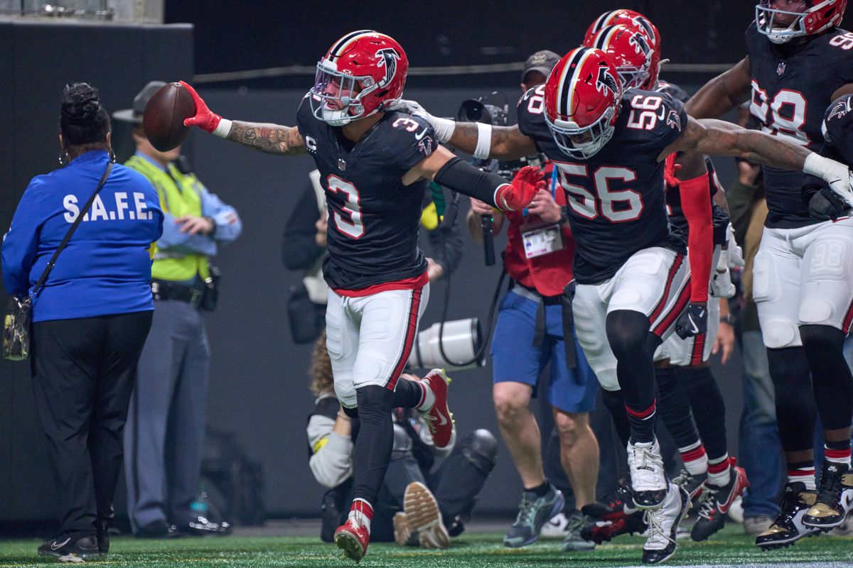 Atlanta Falcons safety Jessie Bates III (3) celebrates with teammates after intercepting the football during an NFL football game against the Los Angeles Rams, on Monday, December 29, 2025 in Atlanta, Geor. Atlanta Falcons safety Jessie Bates III (3) celebrates with teammates after intercepting the football during an NFL football game against the Los Angeles Rams, on Monday, December 29, 2025 in Atlanta, Geor.