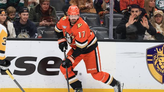 FINAL: Ducks 5, Predators 2 taken at Honda Center (Anaheim Ducks)