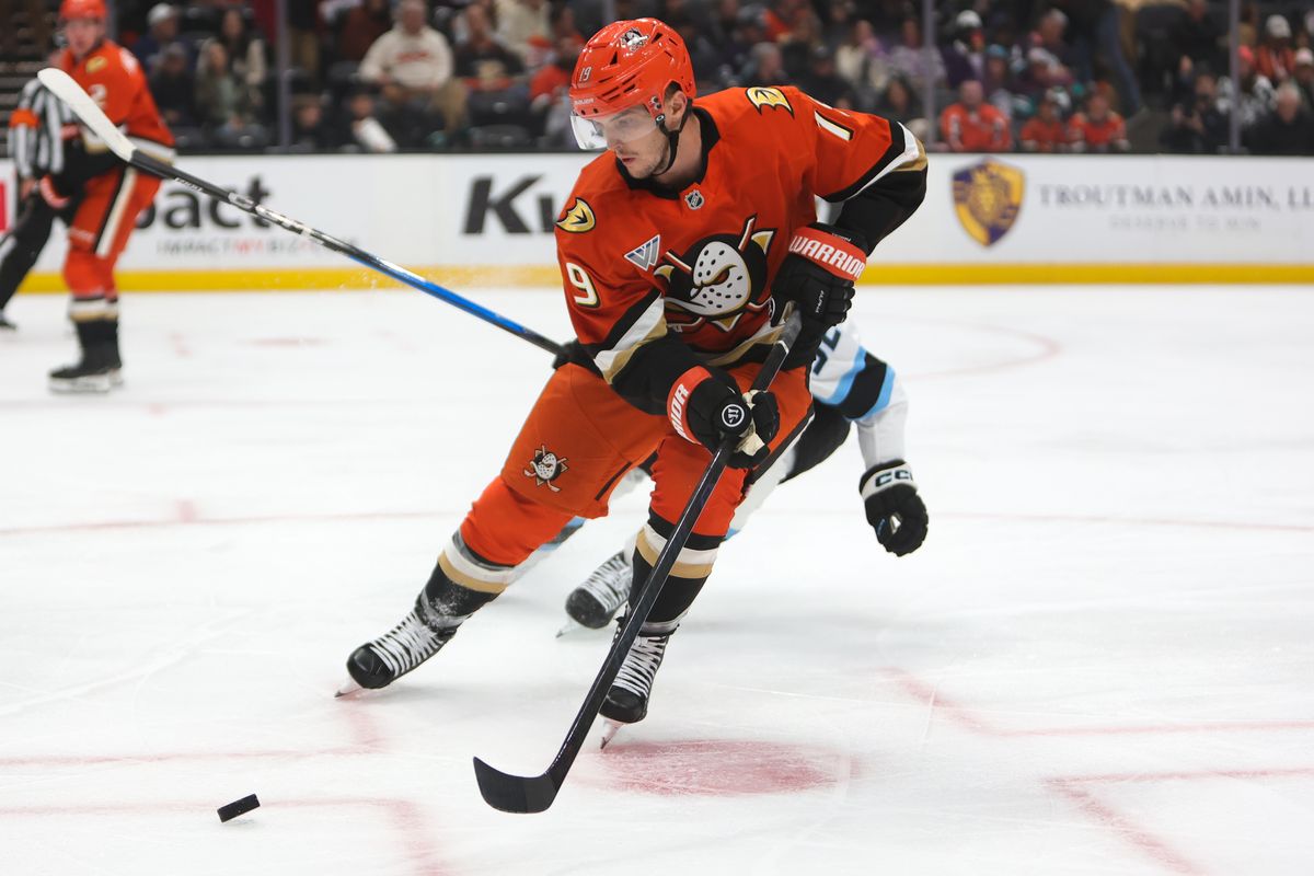 #19 RW Troy Terry of the Anaheim Ducks skates with the puck during an NHL game against the Utah Mammoth on November 17, 2025 in Anaheim, Calif. #19 RW Troy Terry of the Anaheim Ducks skates with the puck during an NHL game against the Utah Mammoth on November 17, 2025 in Anaheim, Calif.