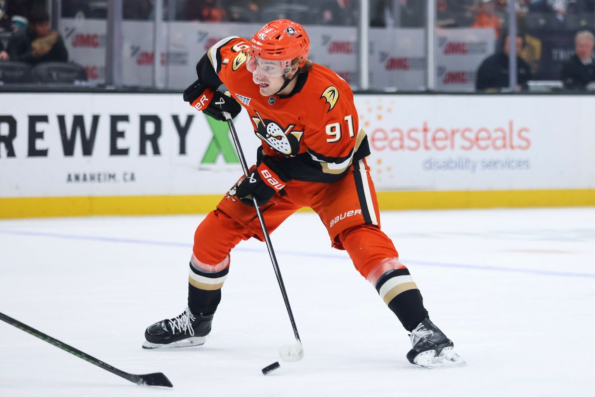Anaheim Ducks center Leo Carlsson (91) passes the puck during the NHL game against the Washington Capitals, Friday December 5th, 2025 at the Honda Center in Anaheim, Calif. Anaheim Ducks center Leo Carlsson (91) passes the puck during the NHL game against the Washington Capitals, Friday December 5th, 2025 at the Honda Center in Anaheim, Calif.