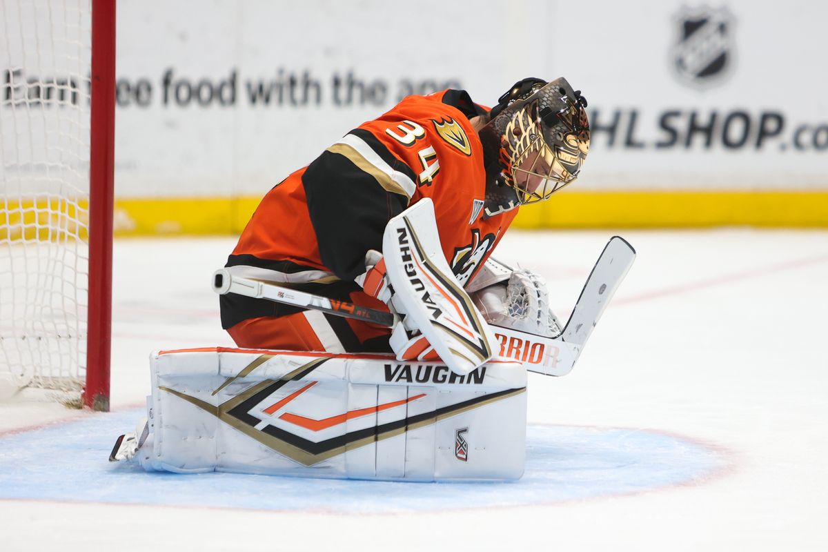 #34 G Petr Mrazek of the Anaheim Ducks warms up after checking in during an NHL game against the San Jose Sharks on December 29, 2025 in Anaheim, California. #34 G Petr Mrazek of the Anaheim Ducks warms up after checking in during an NHL game against the San Jose Sharks on December 29, 2025 in Anaheim, California.