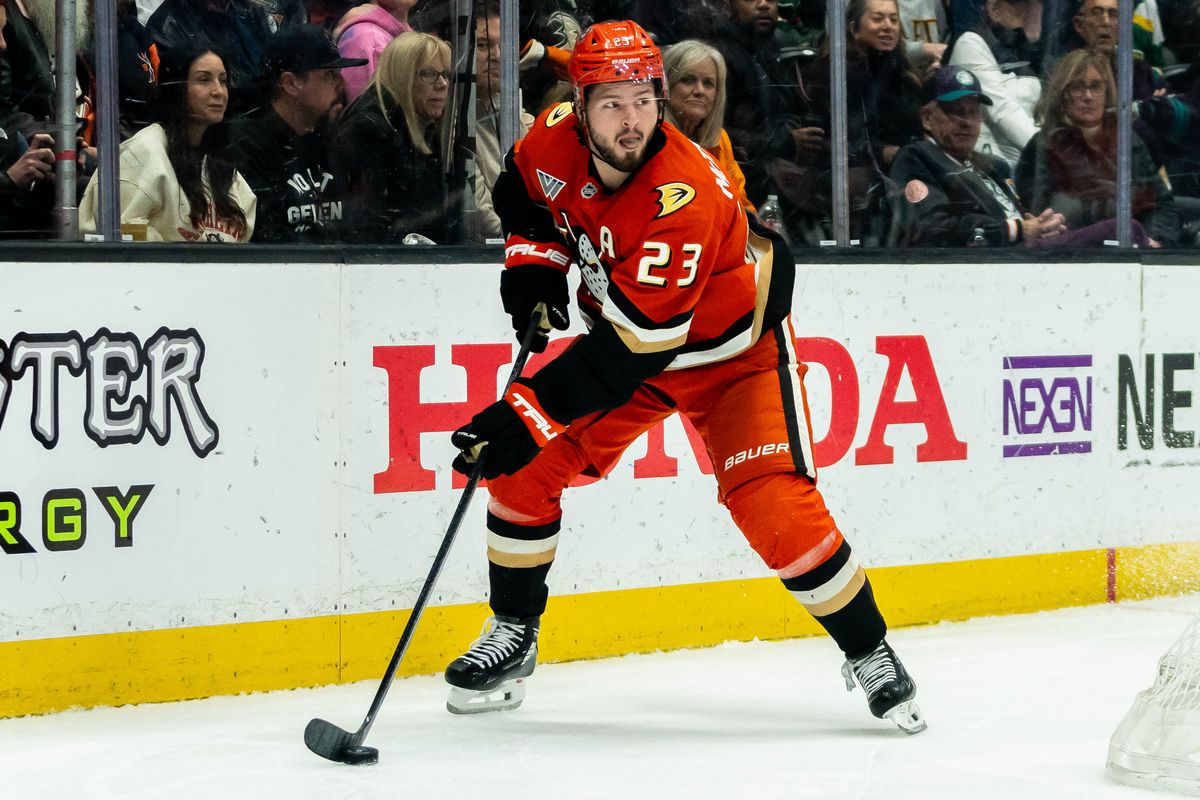 Anaheim Ducks center wing Mason McTavish (23) looks for the open teammate during an NHL hockey game against the Minnesota Wild, Friday, January 2nd, 2026 in Anaheim, California Anaheim Ducks center wing Mason McTavish (23) looks for the open teammate during an NHL hockey game against the Minnesota Wild, Friday, January 2nd, 2026 in Anaheim, California