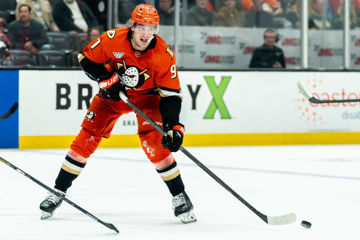 Anaheim Ducks center wing Leo Carlsson (91) looks for the open teammate during an NHL hockey game against the Minnesota Wild, Friday, January 2nd, 2026 in Anaheim, California Anaheim Ducks center wing Leo Carlsson (91) looks for the open teammate during an NHL hockey game against the Minnesota Wild, Friday, January 2nd, 2026 in Anaheim, California