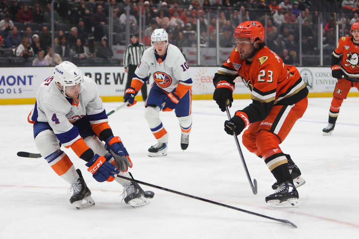 Anaheim Ducks center Mason McTavish (23) passes the puck during an NHL game against the New York Islanders on March 4, 2026 in Anaheim, CA. Anaheim Ducks center Mason McTavish (23) passes the puck during an NHL game against the New York Islanders on March 4, 2026 in Anaheim, CA.