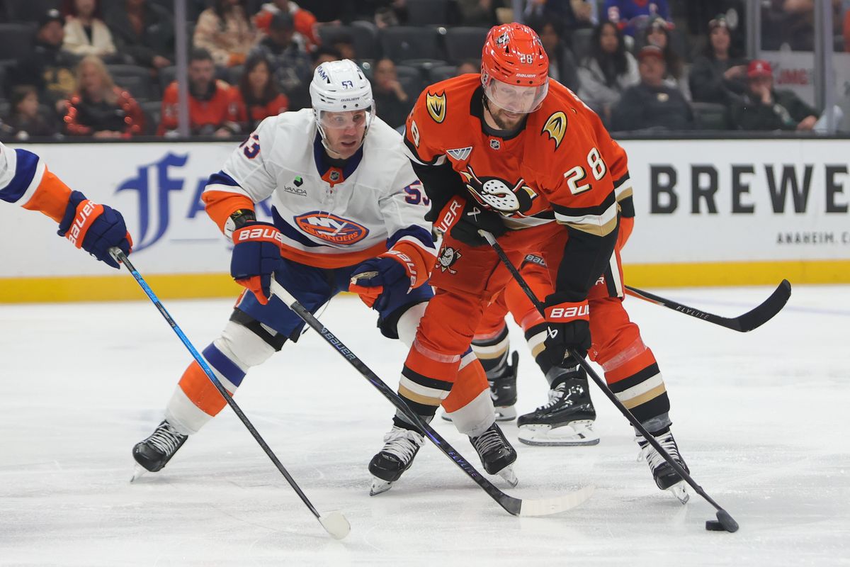 Anaheim Ducks left wing Jeffrey Viel (28) battles for the puck during an NHL game against the New York Islanders on March 4, 2026 in Anaheim, CA. Anaheim Ducks left wing Jeffrey Viel (28) battles for the puck during an NHL game against the New York Islanders on March 4, 2026 in Anaheim, CA.
