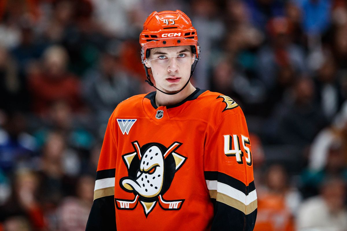 Anaheim Ducks right wing Beckett Sennecke (45) waits for the puck to drop during an NHL match against the St. Louis Blues on March 8, 2026 in Anaheim, California. Anaheim Ducks right wing Beckett Sennecke (45) waits for the puck to drop during an NHL match against the St. Louis Blues on March 8, 2026 in Anaheim, California.