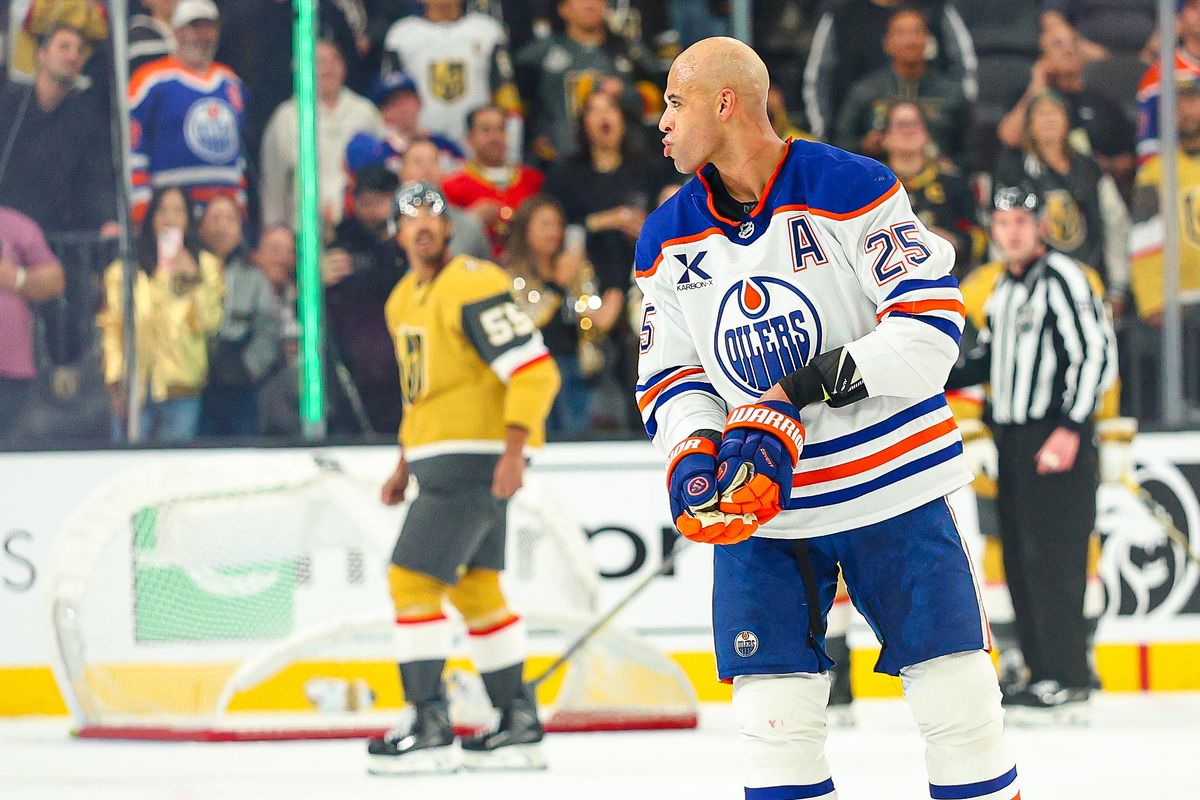 Edmonton Oilers D Darnell Nurse (25) blows a kiss towards the Vegas Golden Knights bench after a scrum at the end of the first period on Thursday, March 26, 2026, in Las Vegas, Nevada. Edmonton Oilers D Darnell Nurse (25) blows a kiss towards the Vegas Golden Knights bench after a scrum at the end of the first period on Thursday, March 26, 2026, in Las Vegas, Nevada.