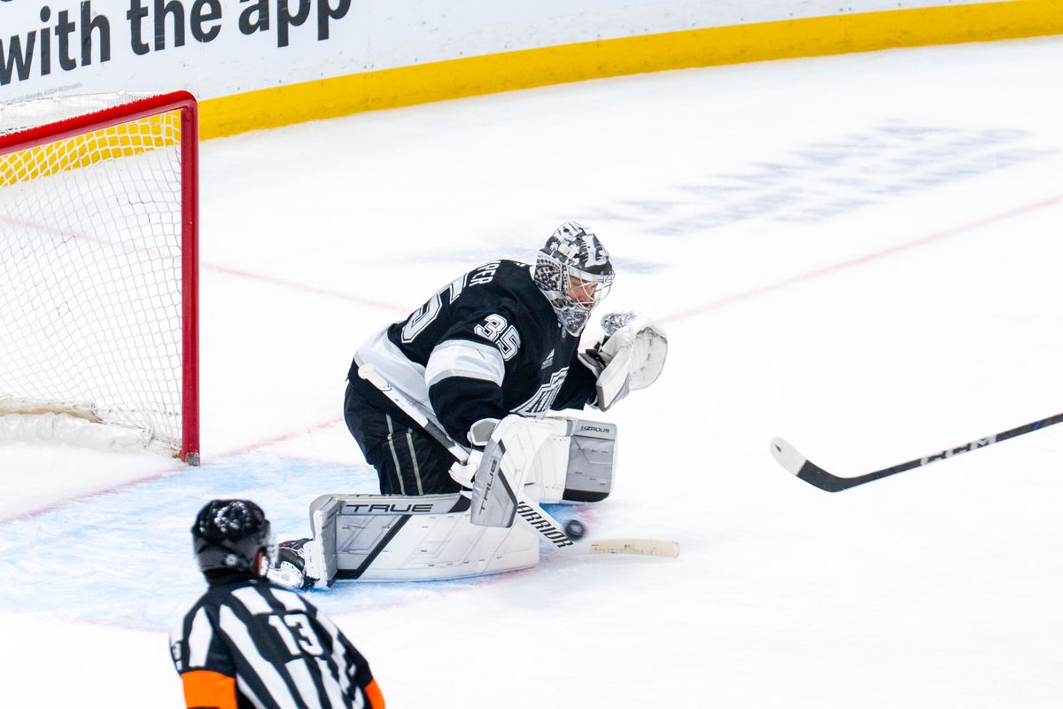 Los Angeles Kings goalie Darcy Kuemper (35) saves the fast break goal during an NHL hockey game against the Seattle Kraken, Monday April 7, 2025 in Los Angeles, California Los Angeles Kings goalie Darcy Kuemper (35) saves the fast break goal during an NHL hockey game against the Seattle Kraken, Monday April 7, 2025 in Los Angeles, California