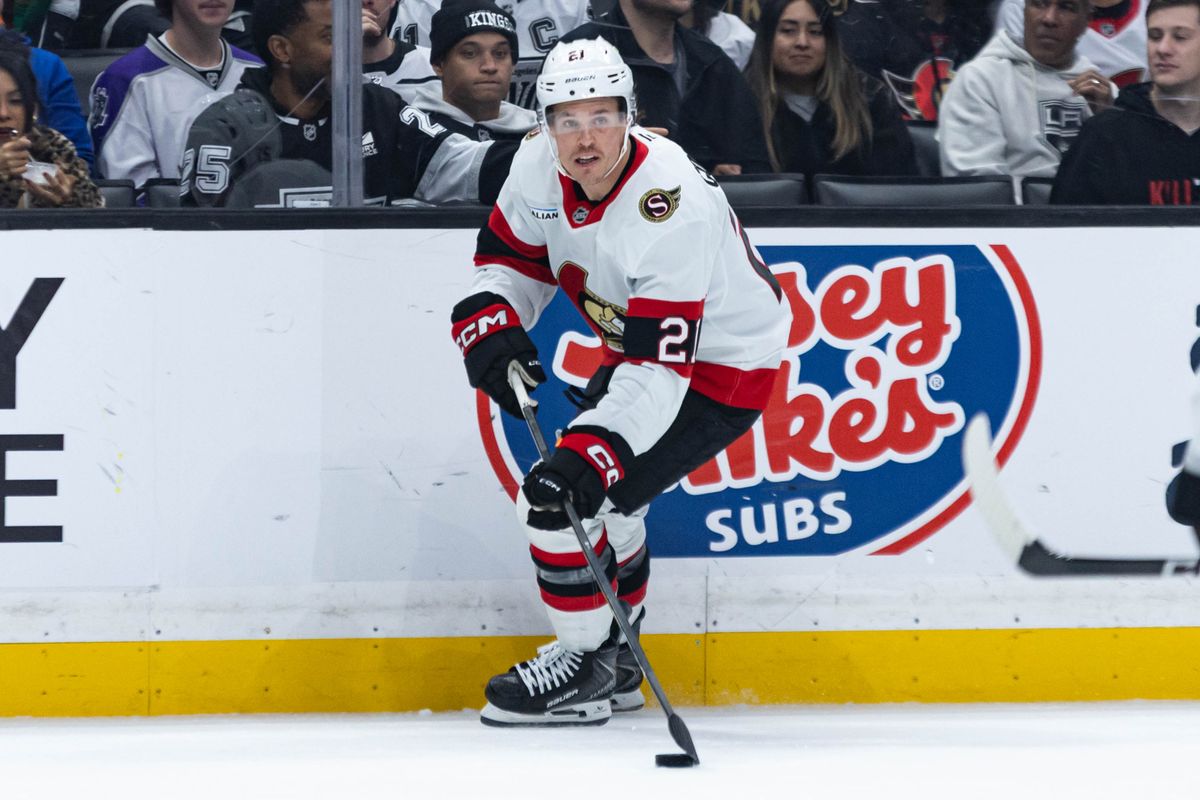 Ottawa Senators Nick Cousins (21) looks to pass the puck during an NHL game against the Los Angeles Kings on November 24, 2025 in Los Angeles, Calif. Ottawa Senators Nick Cousins (21) looks to pass the puck during an NHL game against the Los Angeles Kings on November 24, 2025 in Los Angeles, Calif.