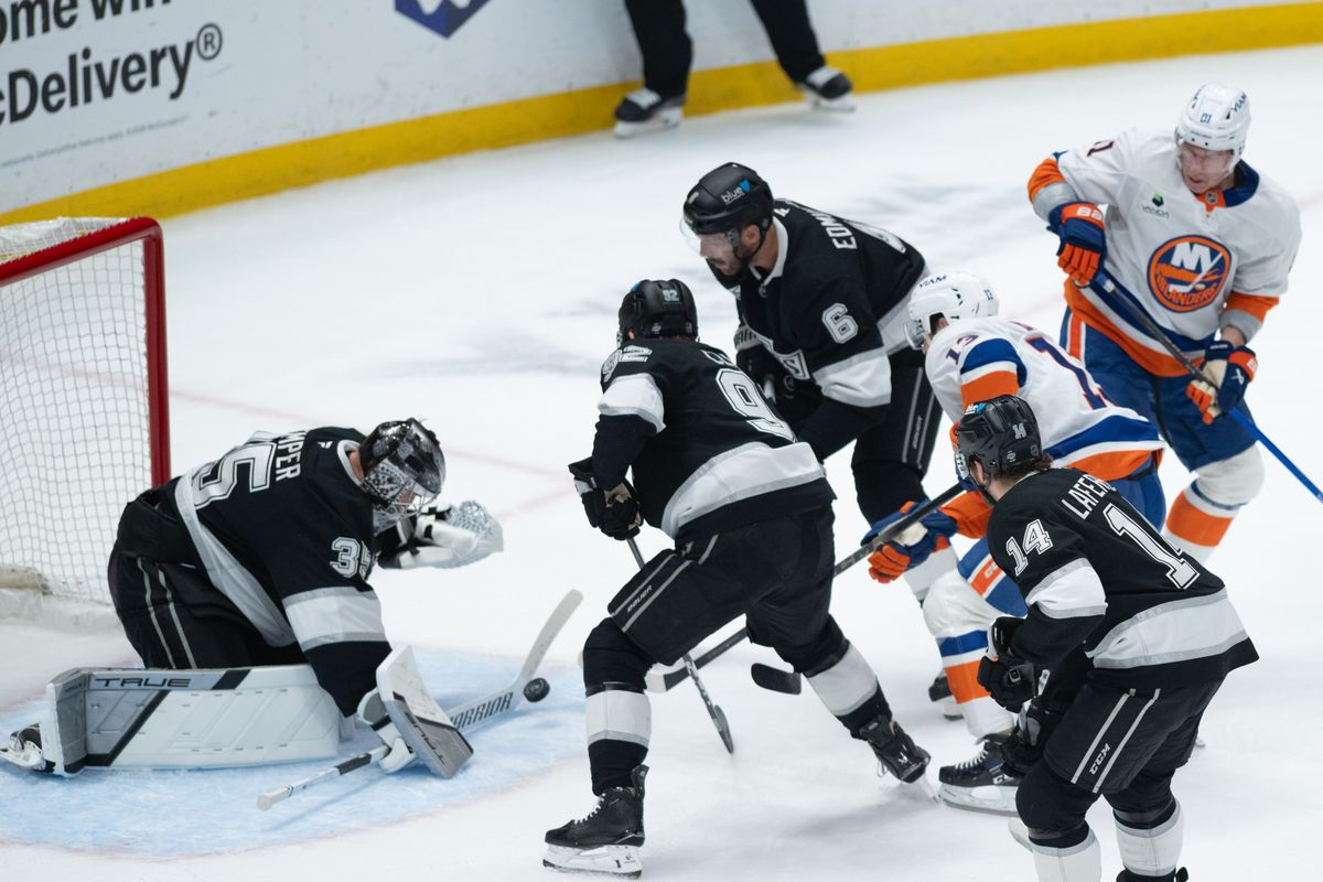 LA Kings goalie Darcy Kuemper (35) makes a save during an NHL game between the New York Islanders and the Los Angeles Kings on Thursday, March 5, 2026 at Crypto.com Arena in Los Angeles Calif LA Kings goalie Darcy Kuemper (35) makes a save during an NHL game between the New York Islanders and the Los Angeles Kings on Thursday, March 5, 2026 at Crypto.com Arena in Los Angeles Calif