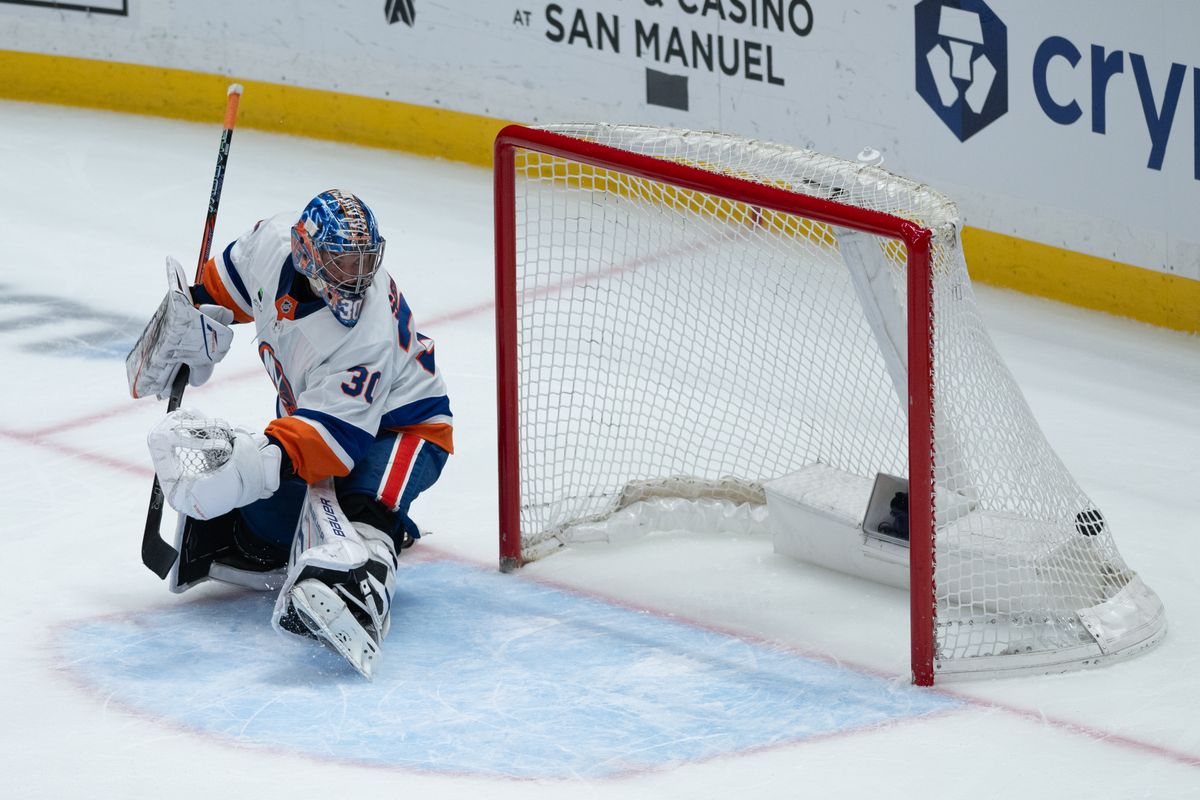 New York Islanders goalie Ilya Sorokin (30) misses a save during an NHL game between the New York Islanders and the Los Angeles Kings on Thursday, March 5, 2026 at Crypto.com Arena in Los Angeles Calif New York Islanders goalie Ilya Sorokin (30) misses a save during an NHL game between the New York Islanders and the Los Angeles Kings on Thursday, March 5, 2026 at Crypto.com Arena in Los Angeles Calif