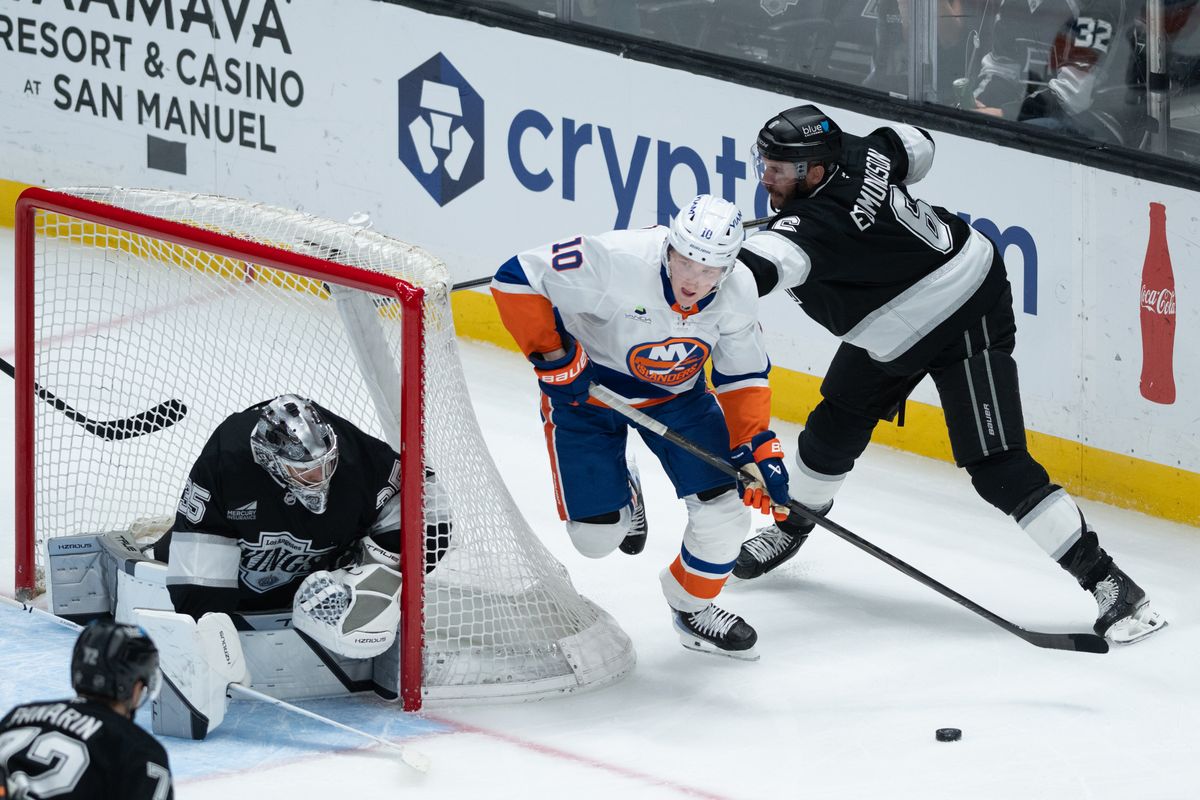 New York Islanders right wing Simon Holmstrom (10) skates with the puck behind the goal during an NHL game between the New York Islanders and the Los Angeles Kings on Thursday, March 5, 2026 at Crypto.com Arena in Los Angeles Calif New York Islanders right wing Simon Holmstrom (10) skates with the puck behind the goal during an NHL game between the New York Islanders and the Los Angeles Kings on Thursday, March 5, 2026 at Crypto.com Arena in Los Angeles Calif