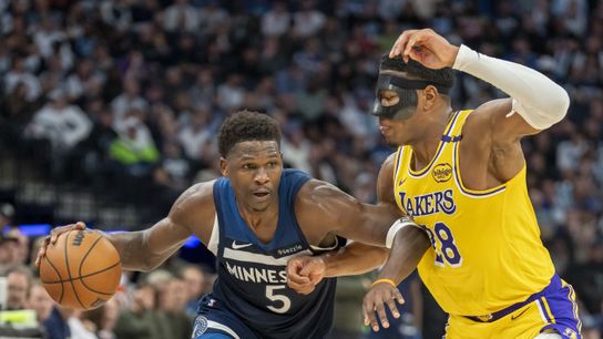 Lakers’ crumbling defense exposed as Wolves feast in paint to take 2-1 series lead taken at Target Center (Los Angeles Lakers). Photo by Jesse Johnson-Imagn Images