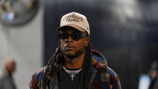 Rams WR Davante Adams witnesses brutal NHL fight on Thursday taken in Los Angeles (Los Angeles Rams). Photo by Jim Dedmon-Imagn Images