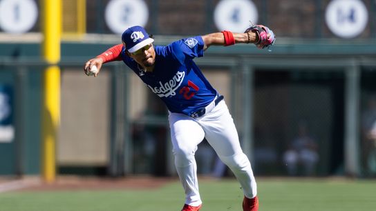 Santiago Espinal's big spring forcing Dodgers' roster decision taken at Camelback Ranch (Los Angeles Dodgers)