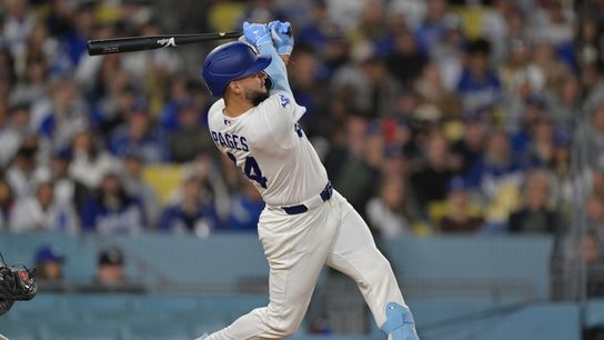 Los Angeles Dodgers center fielder Andy Pages (44) hits a three run home run against the New York Mets during the third inning at Dodger Stadium. Los Angeles Dodgers center fielder Andy Pages (44) hits a three run home run against the New York Mets during the third inning at Dodger Stadium.