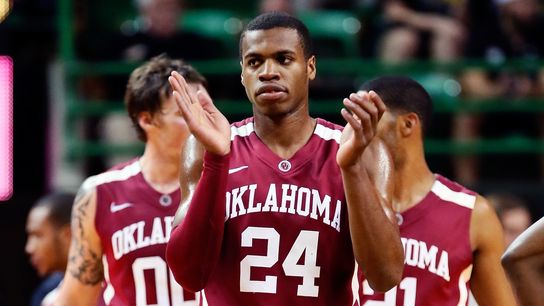 Wooden Award Flashback: Buddy Hield's Boomer Sooner buckets taken in Los Angeles. Photo by Kevin Jairaj-Imagn Images