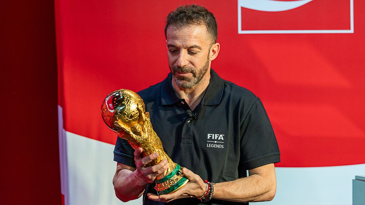 Alessandro Del Piero lifting the FIFA World Cup Trophy at LA Live for the FIFA World Cup Trophy Presentation on March 24th, 2026 Alessandro Del Piero lifting the FIFA World Cup Trophy at LA Live for the FIFA World Cup Trophy Presentation on March 24th, 2026
