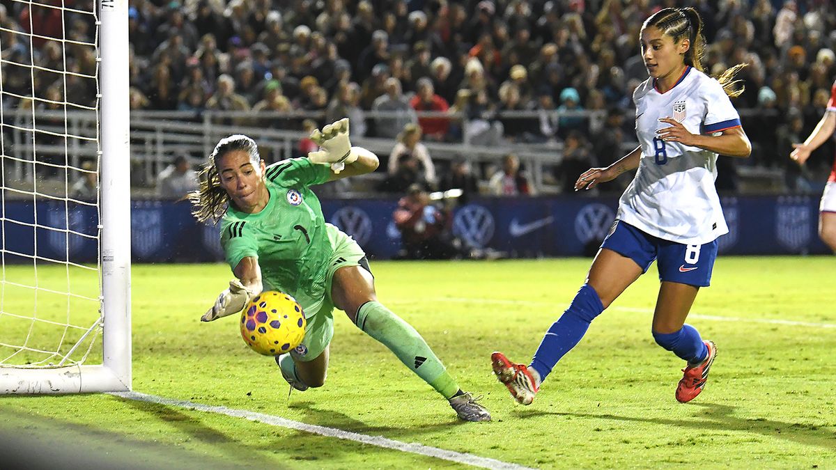 Chilean goalkeeper Ryann Torrero defends a shot attempt during the international friendly match between Chile Women’s national team and the United States of America Women’s national team at Harder Stadium on January 27, 2026 in Santa Barbara, California. USA defeated Chile 5-0. Chilean goalkeeper Ryann Torrero defends a shot attempt during the international friendly match between Chile Women’s national team and the United States of America Women’s national team at Harder Stadium on January 27, 2026 in Santa Barbara, California. USA defeated Chile 5-0.