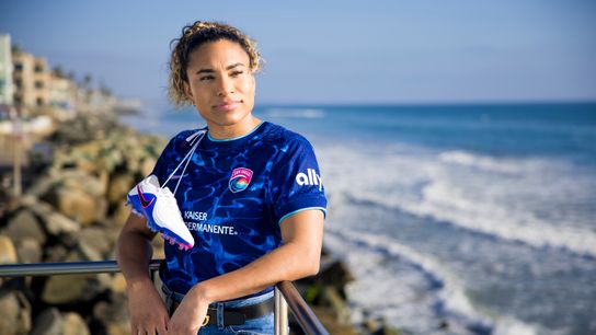 San Diego Wave FC brings Catarina Macario home in record-breaking signing taken at Snapdragon Stadium (San Diego Wave FC)