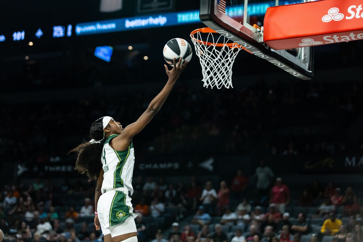 Seattle Storm guard Flau’jae Johnson (4) goes for a lay-up during a WNBA game between the Las Vegas Aces and the Seattle Storm, Monday June 8, 2026 in Las Vegas, Nev. Seattle Storm guard Flau’jae Johnson (4) goes for a lay-up during a WNBA game between the Las Vegas Aces and the Seattle Storm, Monday June 8, 2026 in Las Vegas, Nev.