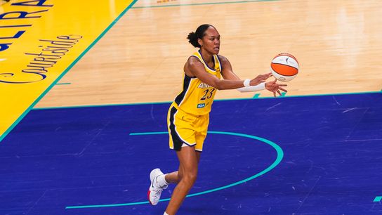 Free agent Sparks forward Stevens will return to Sky taken in Los Angeles (Los Angeles Sparks). Photo by John Panganiban-The Sporting Tribune