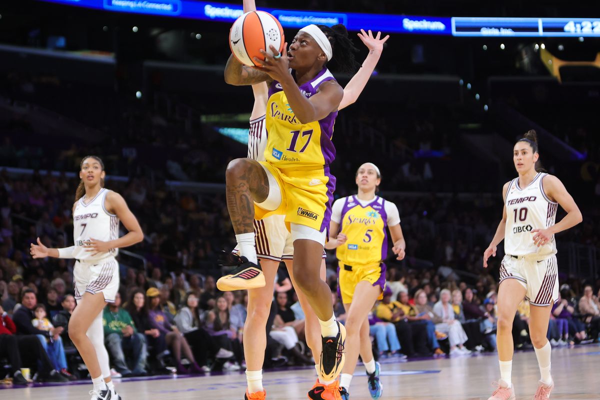 Los Angeles Sparks guard Erica Wheeler (17) attempts a lay up during a WNBA game against the Toronto Tempo on May 17, 2026 in Los Angeles, CA. Los Angeles Sparks guard Erica Wheeler (17) attempts a lay up during a WNBA game against the Toronto Tempo on May 17, 2026 in Los Angeles, CA.
